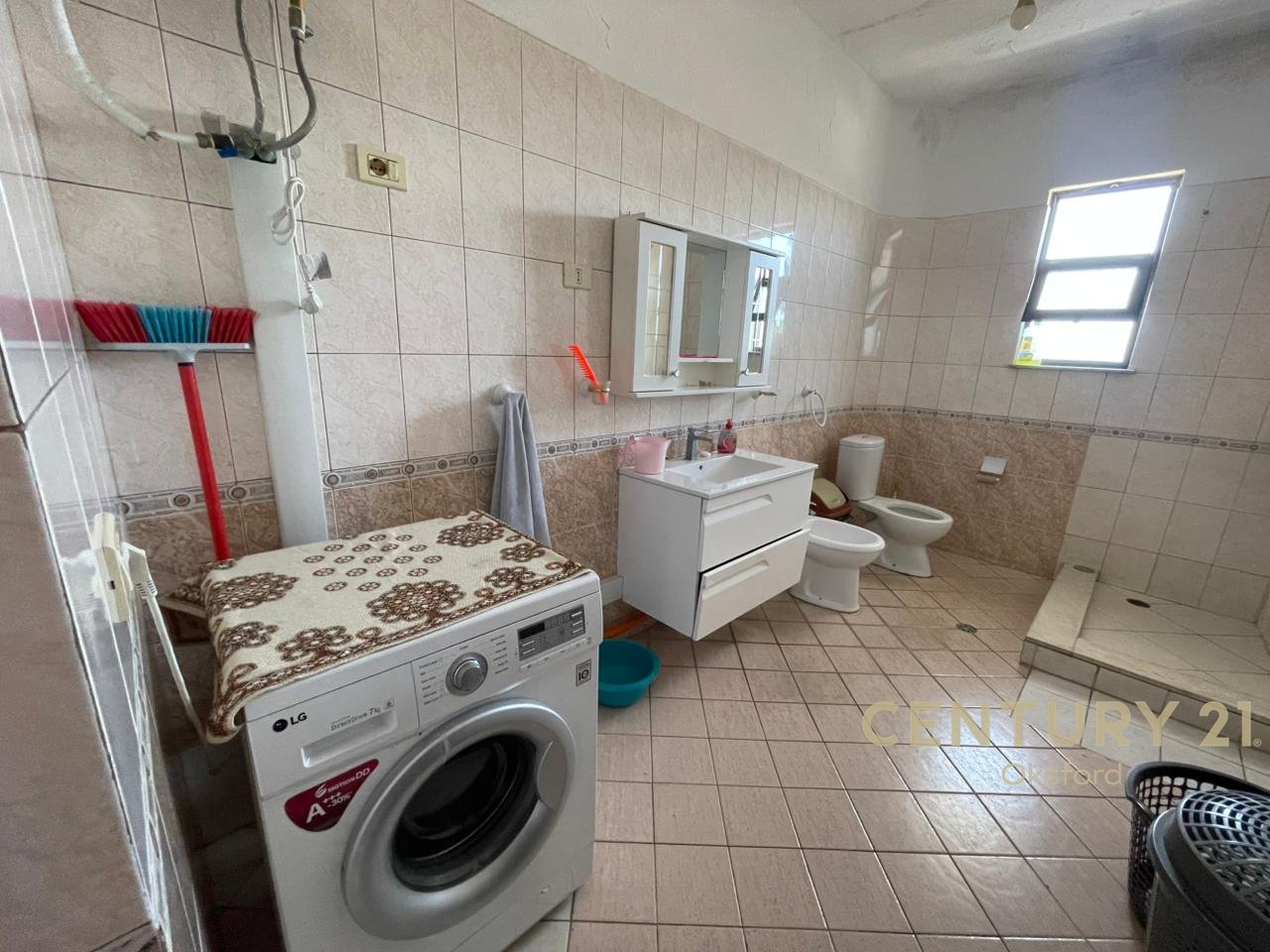 CASA IN AFFITTO (Appartamento 2+1 con Veranda in Affitto – Shkozë)