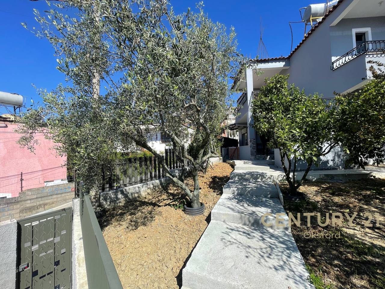 CASA IN AFFITTO (Appartamento 2+1 con Veranda in Affitto – Shkozë)