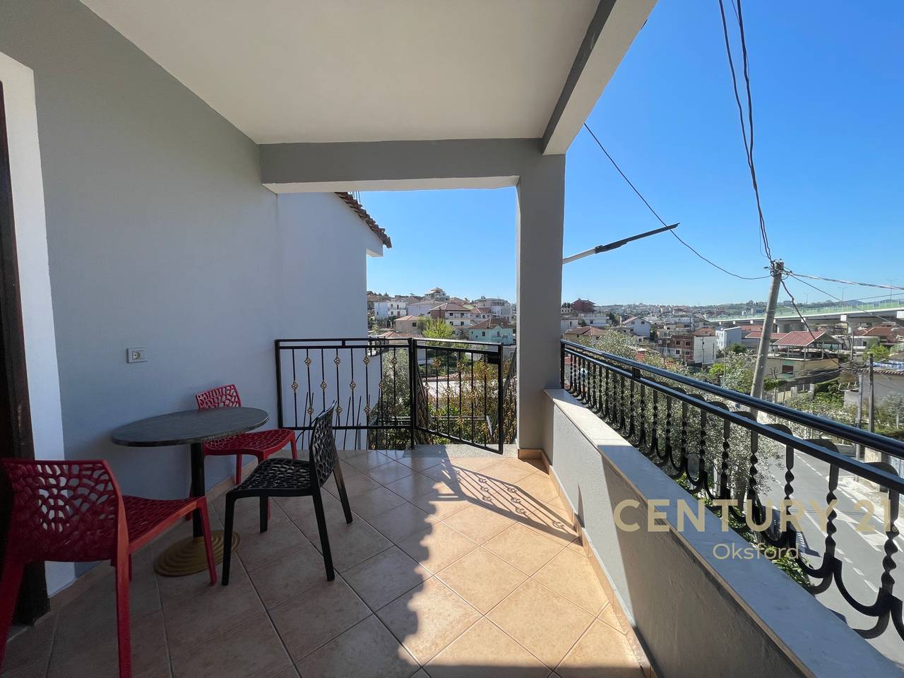 CASA IN AFFITTO (Appartamento 2+1 con Veranda in Affitto – Shkozë)