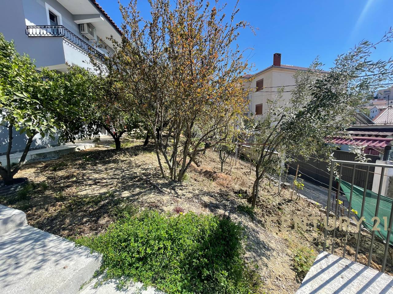 CASA IN AFFITTO (Appartamento 2+1 con Veranda in Affitto – Shkozë)