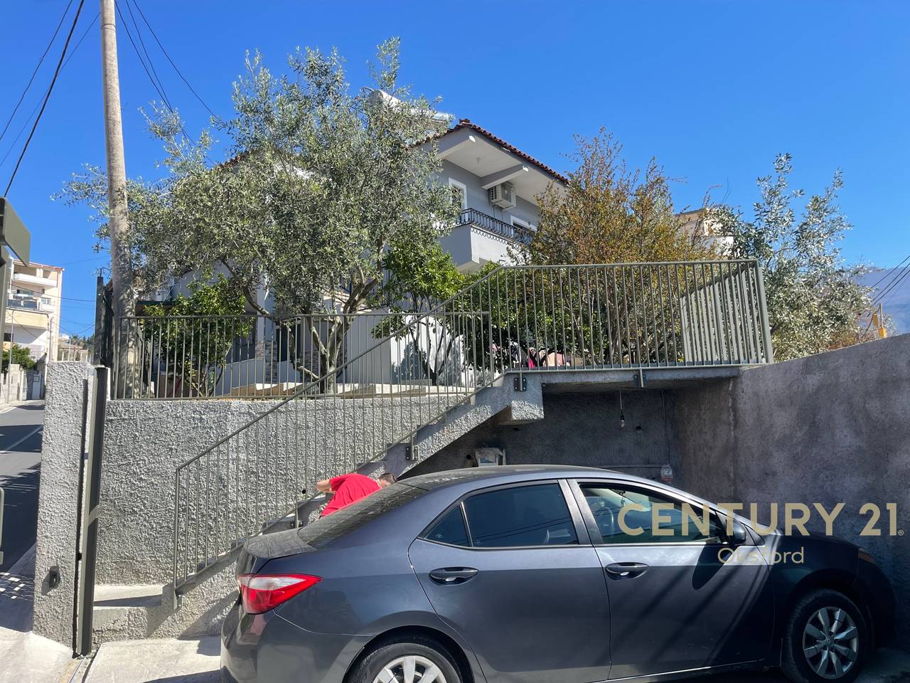 CASA IN AFFITTO (Appartamento 2+1 con Veranda in Affitto – Shkozë)