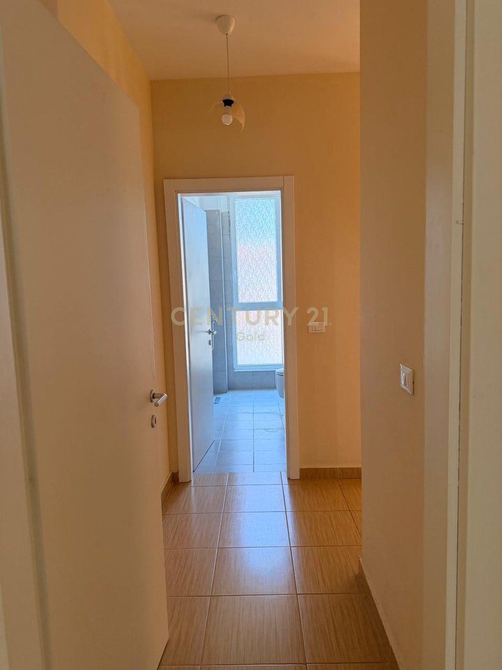 Appartamento 2+1+2 + balcone in affitto al New Boulevard, Tirana - 50.000 Leke | 120 m²