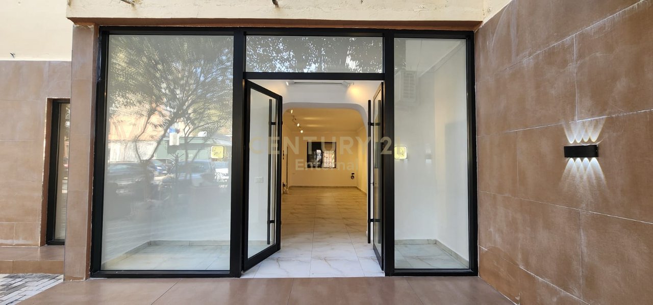 Xhamllik - Negozio in affitto al piano terra 80m2