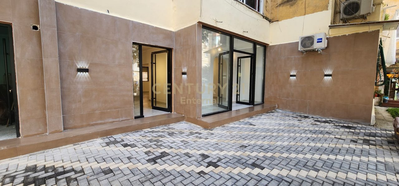 Xhamllik - Negozio in affitto al piano terra 80m2