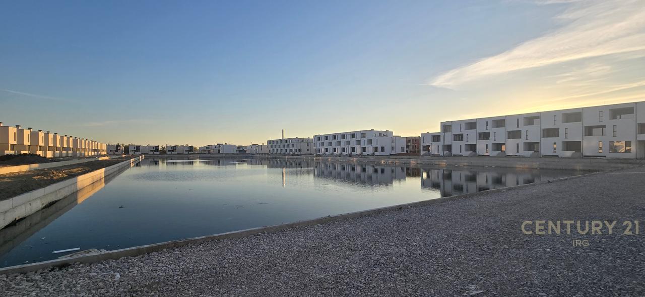 VILE 3-KATESHE ME PISHINE TE TURQUOISE MARINA, GJIRI I LALEZIT!