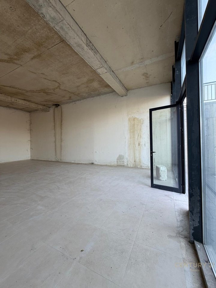 OPPORTUNITY – SHOP FOR SALE AT THE DRY LAKE