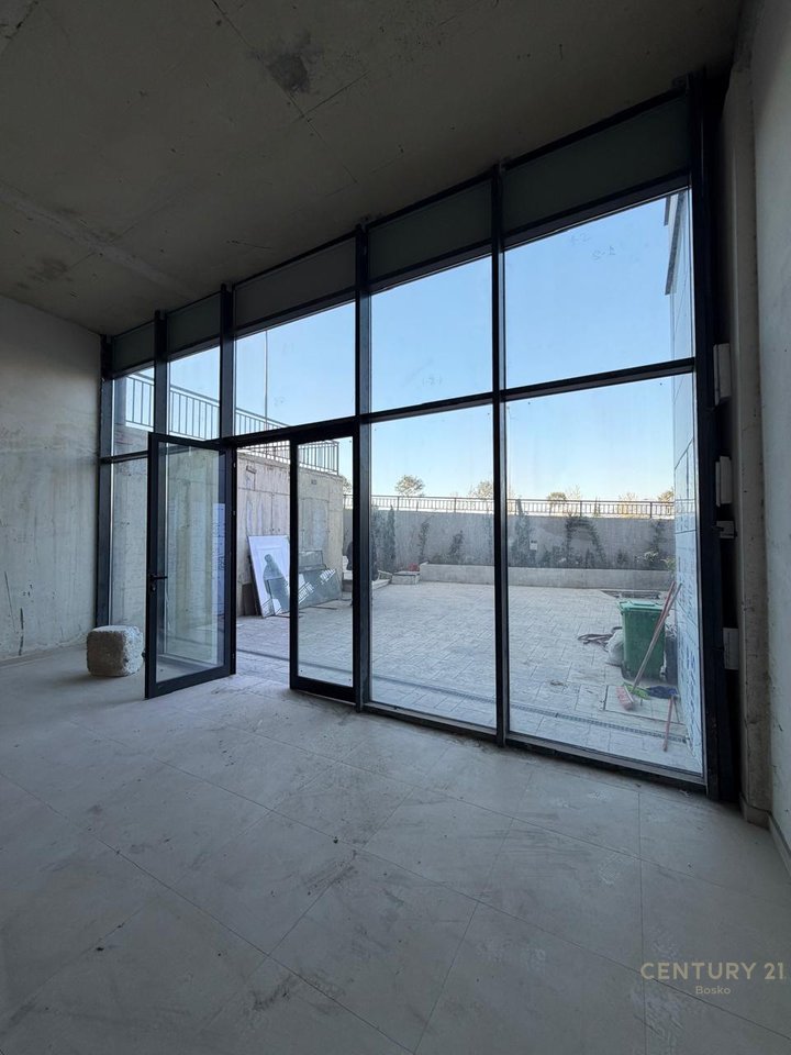 OPPORTUNITY – SHOP FOR SALE AT THE DRY LAKE