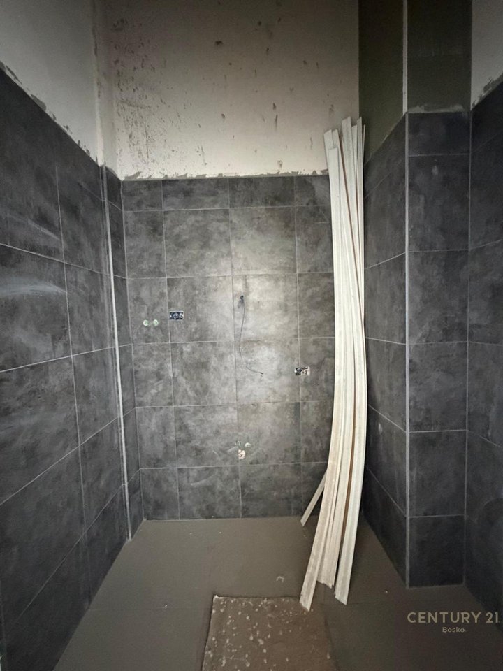 OPPORTUNITY – SHOP FOR SALE AT THE DRY LAKE