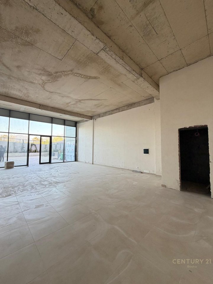 OPPORTUNITY – SHOP FOR SALE AT THE DRY LAKE