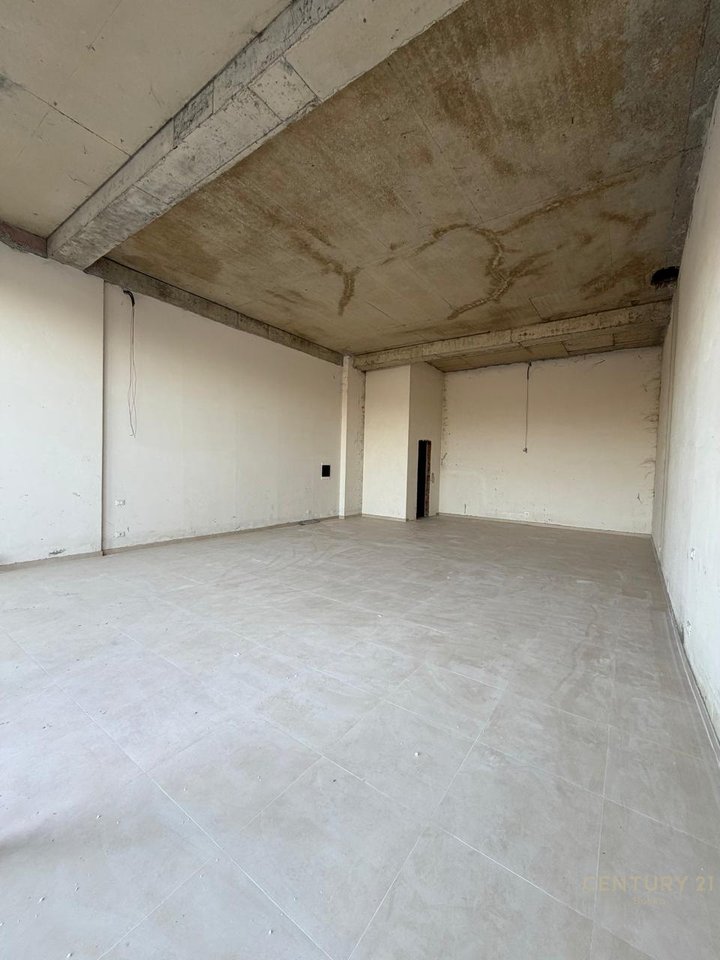 OPPORTUNITY – SHOP FOR SALE AT THE DRY LAKE