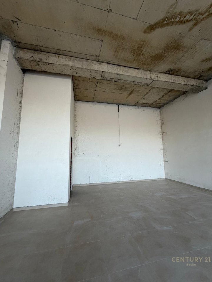 OPPORTUNITY – SHOP FOR SALE AT THE DRY LAKE