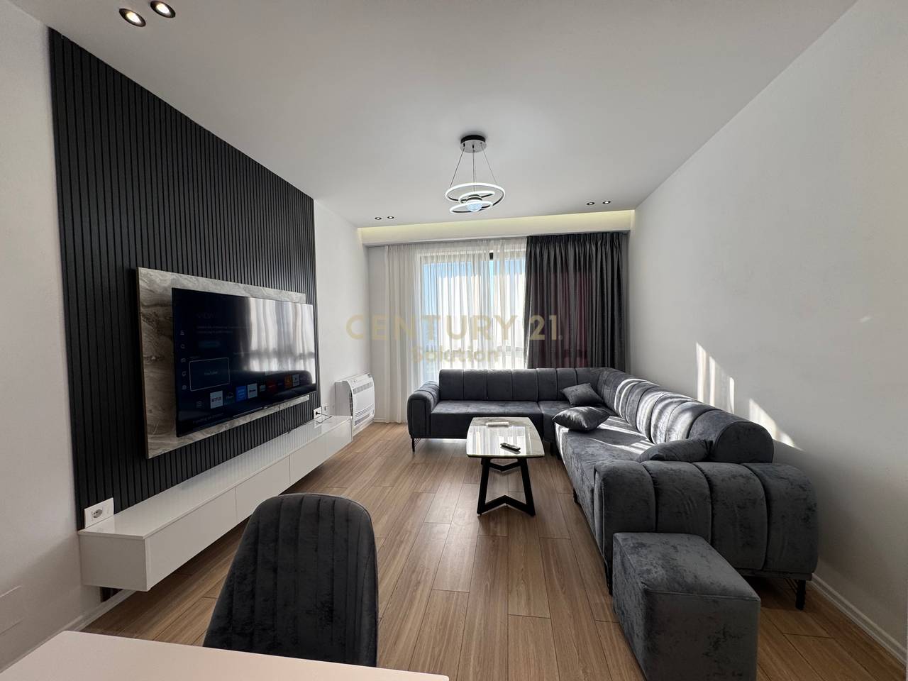 JAPIM ME QIRA 1+1 + PARKING TE URBAN GATE !