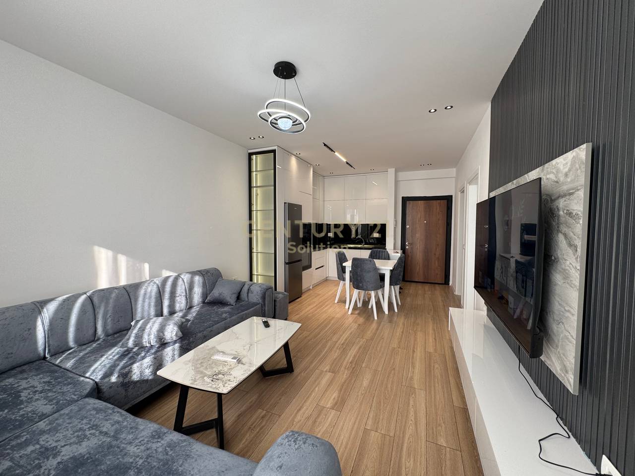 JAPIM ME QIRA 1+1 + PARKING TE URBAN GATE !