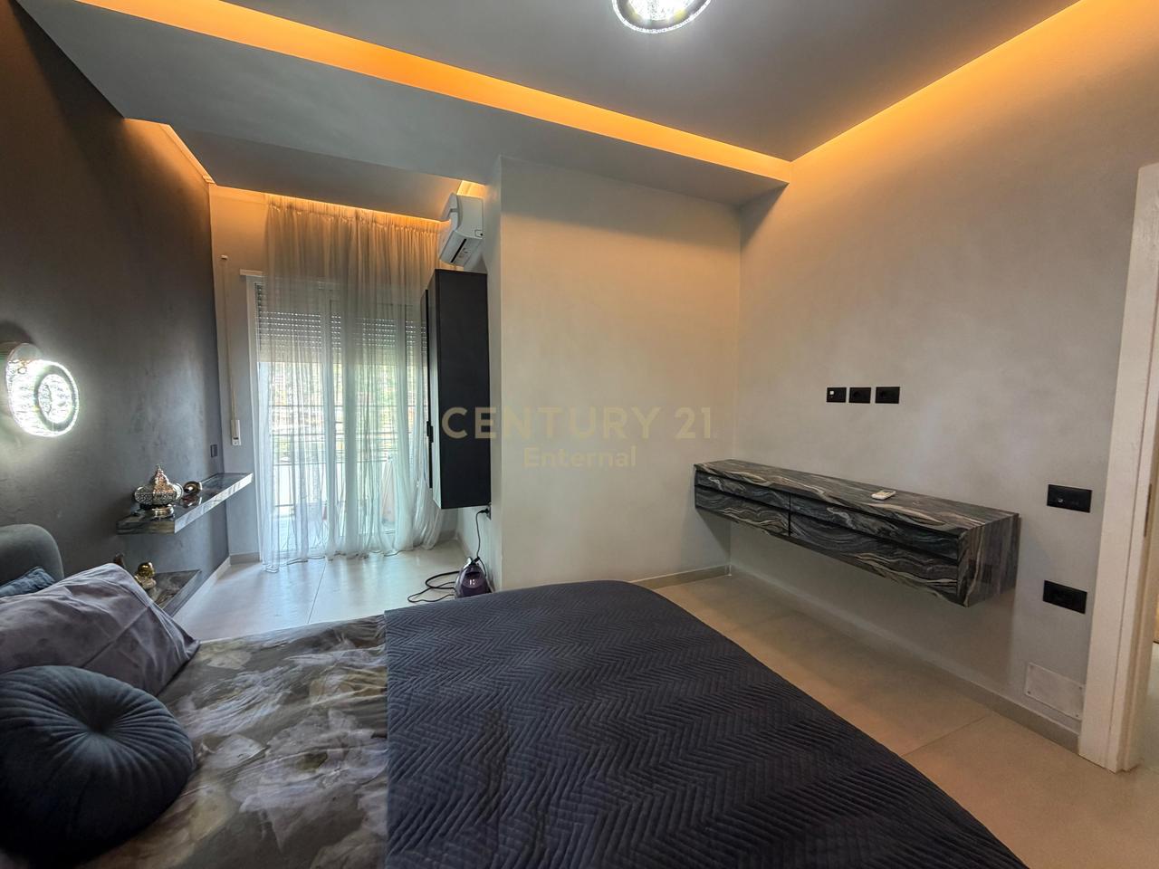 Apartament 3+1+ Parkim per Shitje te Golden Park 3