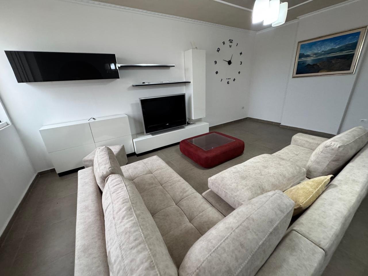 SHITET APARTAMENT 3+2+1+VERANDE NE RRUGEN "HASAN KUSHTA",VLORE( 1300 euro/m2)!