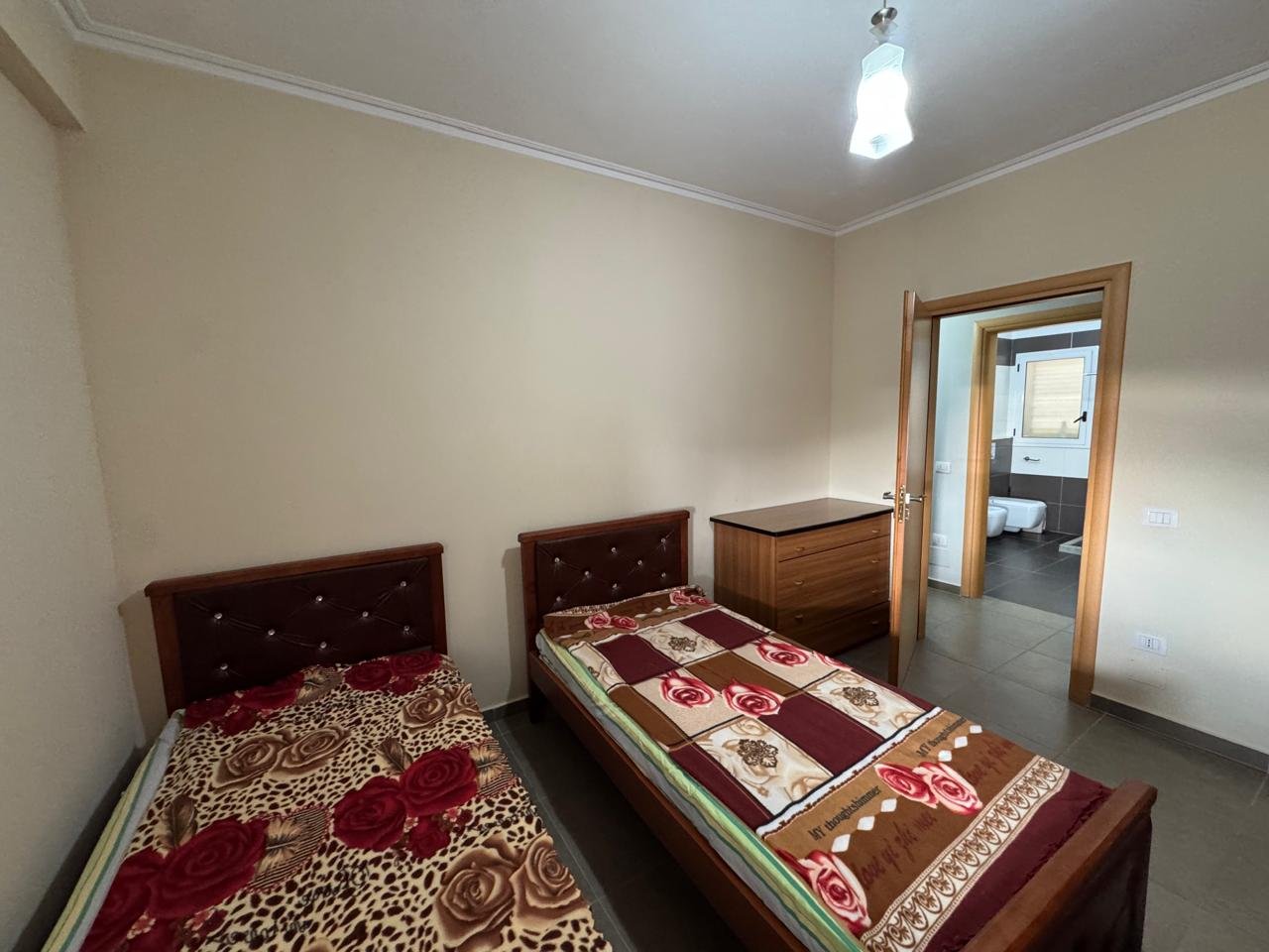 SHITET APARTAMENT 3+2+1+VERANDE NE RRUGEN "HASAN KUSHTA",VLORE( 1300 euro/m2)!