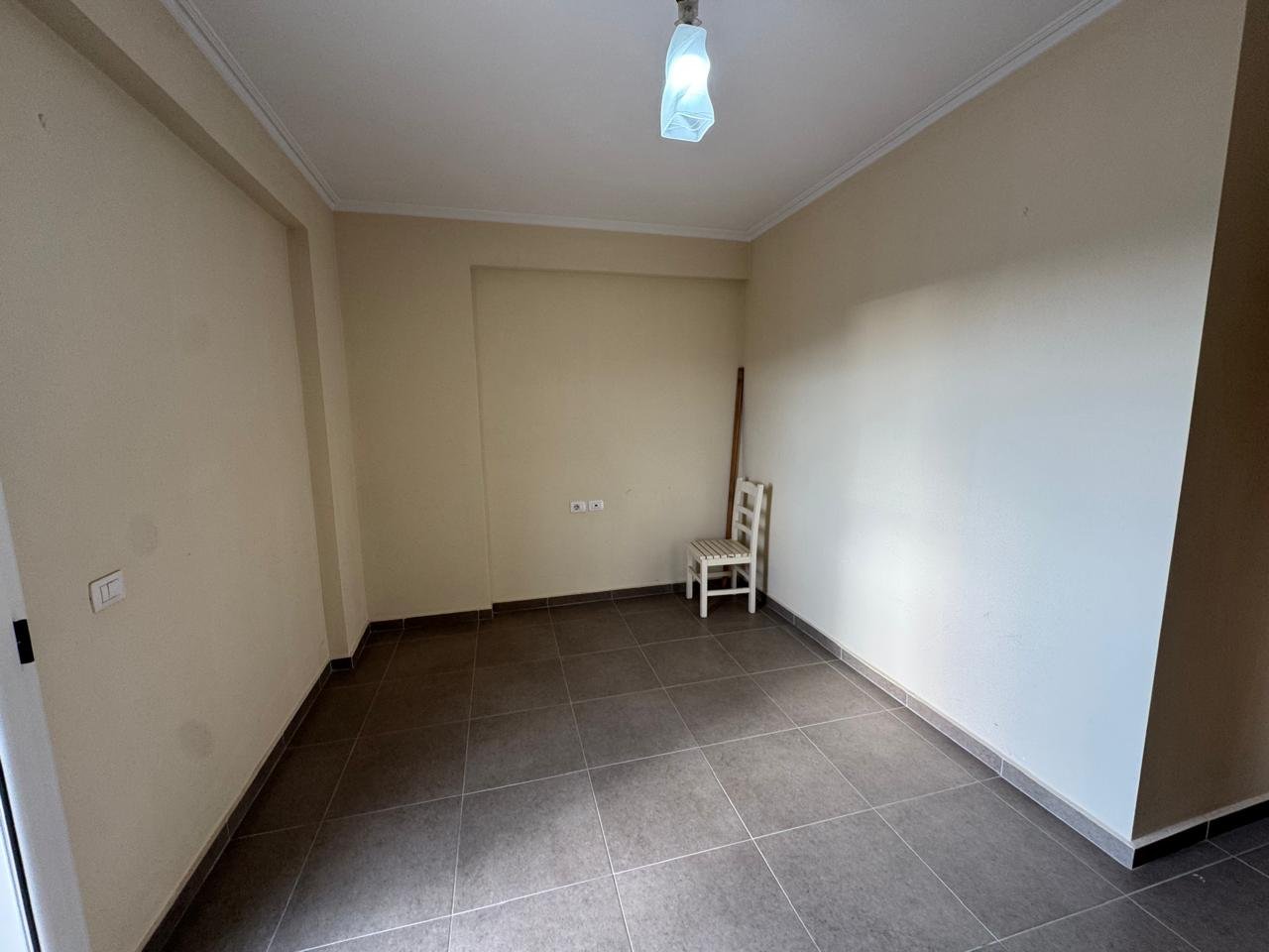 SHITET APARTAMENT 3+2+1+VERANDE NE RRUGEN "HASAN KUSHTA",VLORE( 1300 euro/m2)!