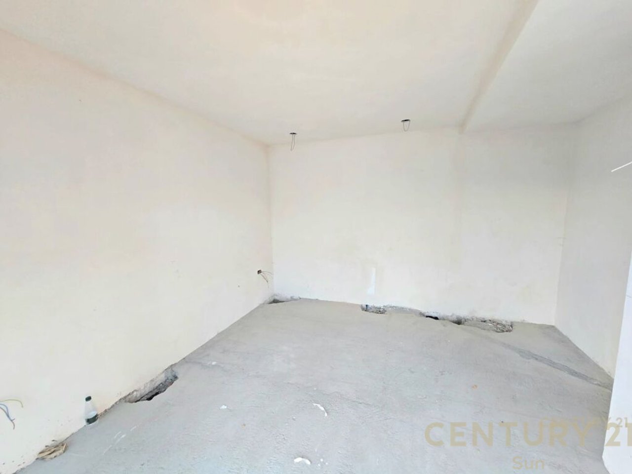 SHESIM DUBLEKS 3+1+2 ME VERANDE TE FARMACIA 10.