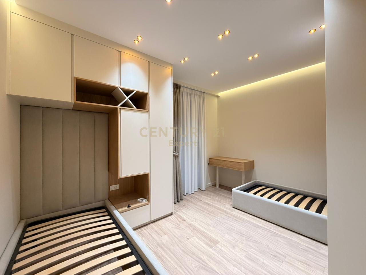 Appartamento 2+1+2+PP in affitto al Golden Tower, via Mine Peza, Tirana