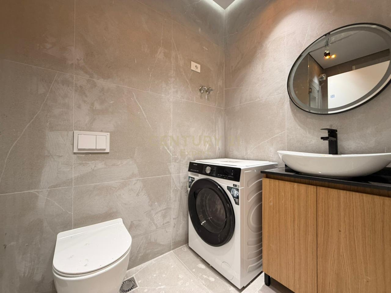 Appartamento 2+1+2+PP in affitto al Golden Tower Mine Peza Street, Tirana