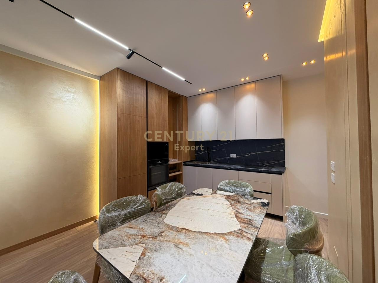 Appartamento 2+1+2+PP in affitto al Golden Tower Mine Peza Street, Tirana