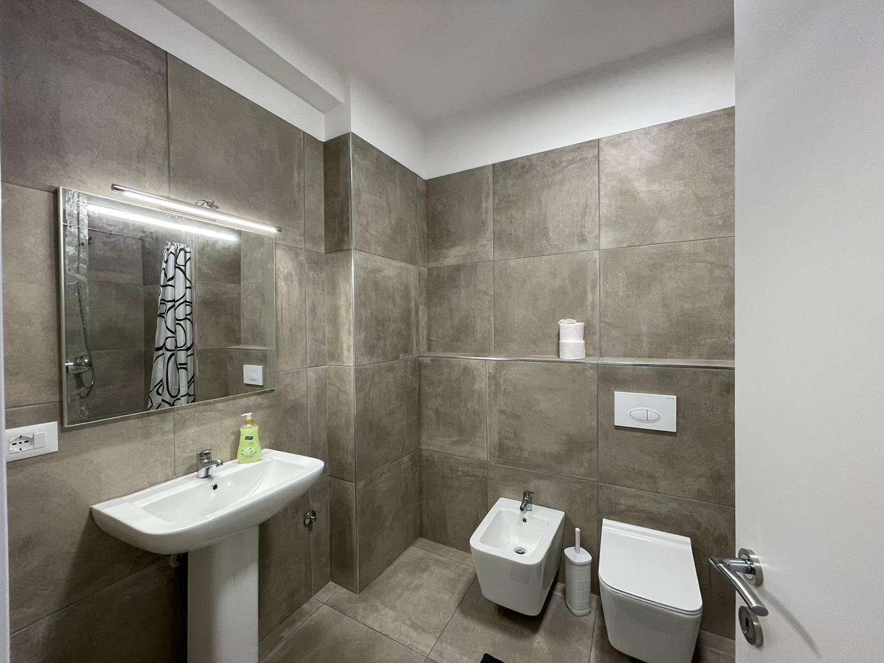 Appartamento 1+1 in affitto a Univers City, Tirana!