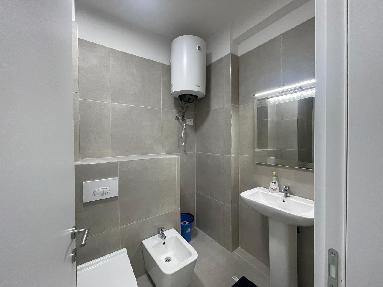 Appartamento 1+1 in affitto a Univers City, Tirana!