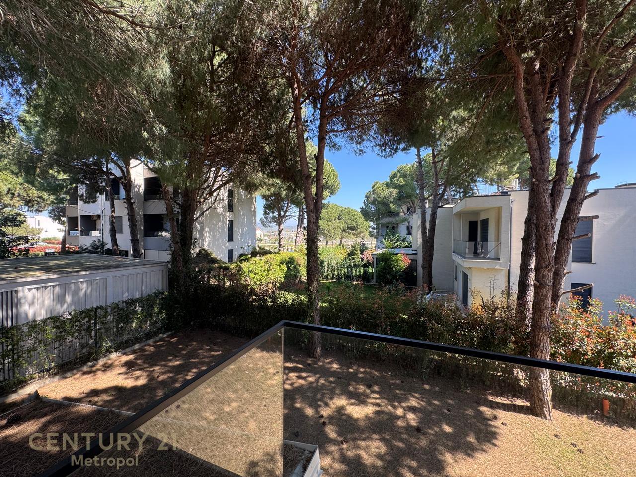 LOCALE COMMERCIALE IN VENDITA NEL COMPLESSO RESIDENZIALE VALA MAR