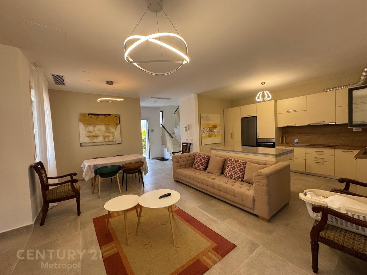 LOCALE COMMERCIALE IN VENDITA NEL COMPLESSO RESIDENZIALE VALA MAR