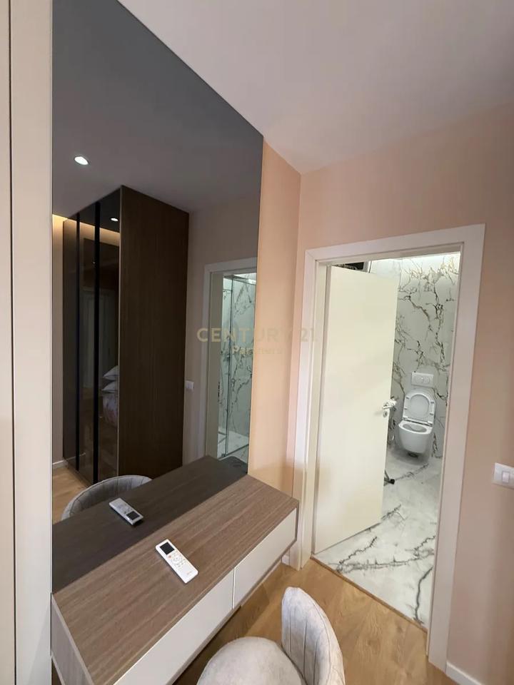 SHESIM APARTAMENT 2+1+2+ POST PARKIMI NE RRUGEN E DURRSIT!