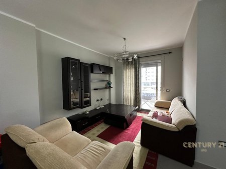 Apartament 2+1 per Qira prane Marinaj Hotel, Unaza e Re!