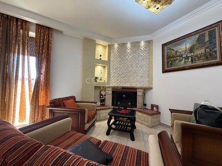 Apartament per Qera 2+1+2 Rruga e Barrikadave