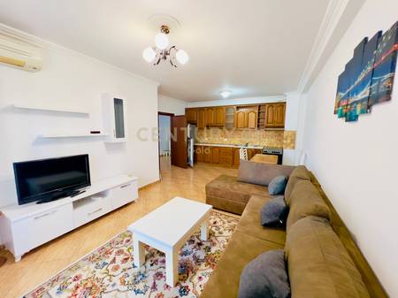 Appartamento 2+1+2 alla Comune di Parigi!