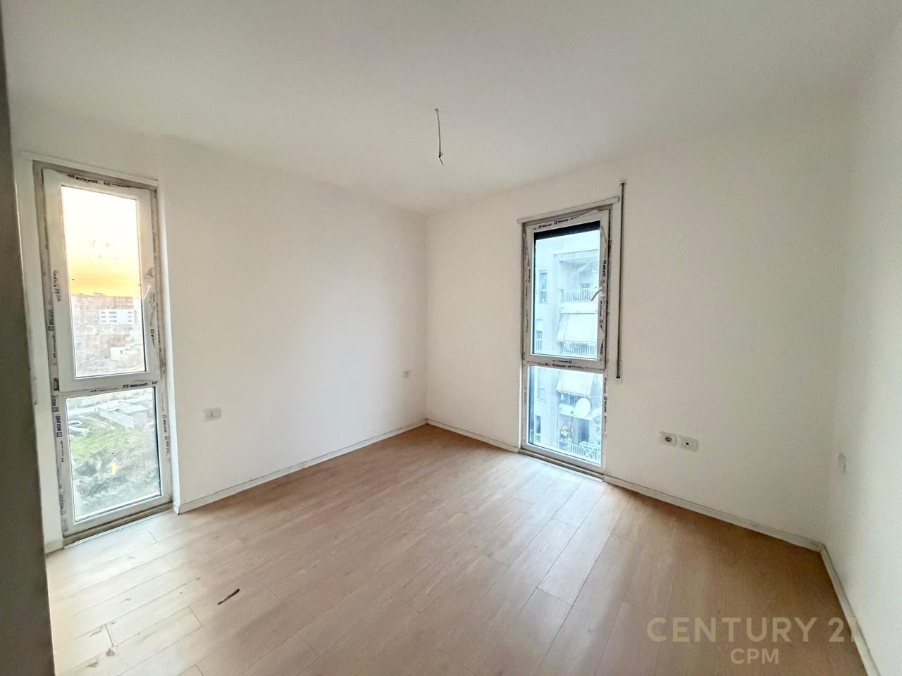 Apartament 2+1+ Post Parkimi Për Shitje në Rrugën e Kavajës