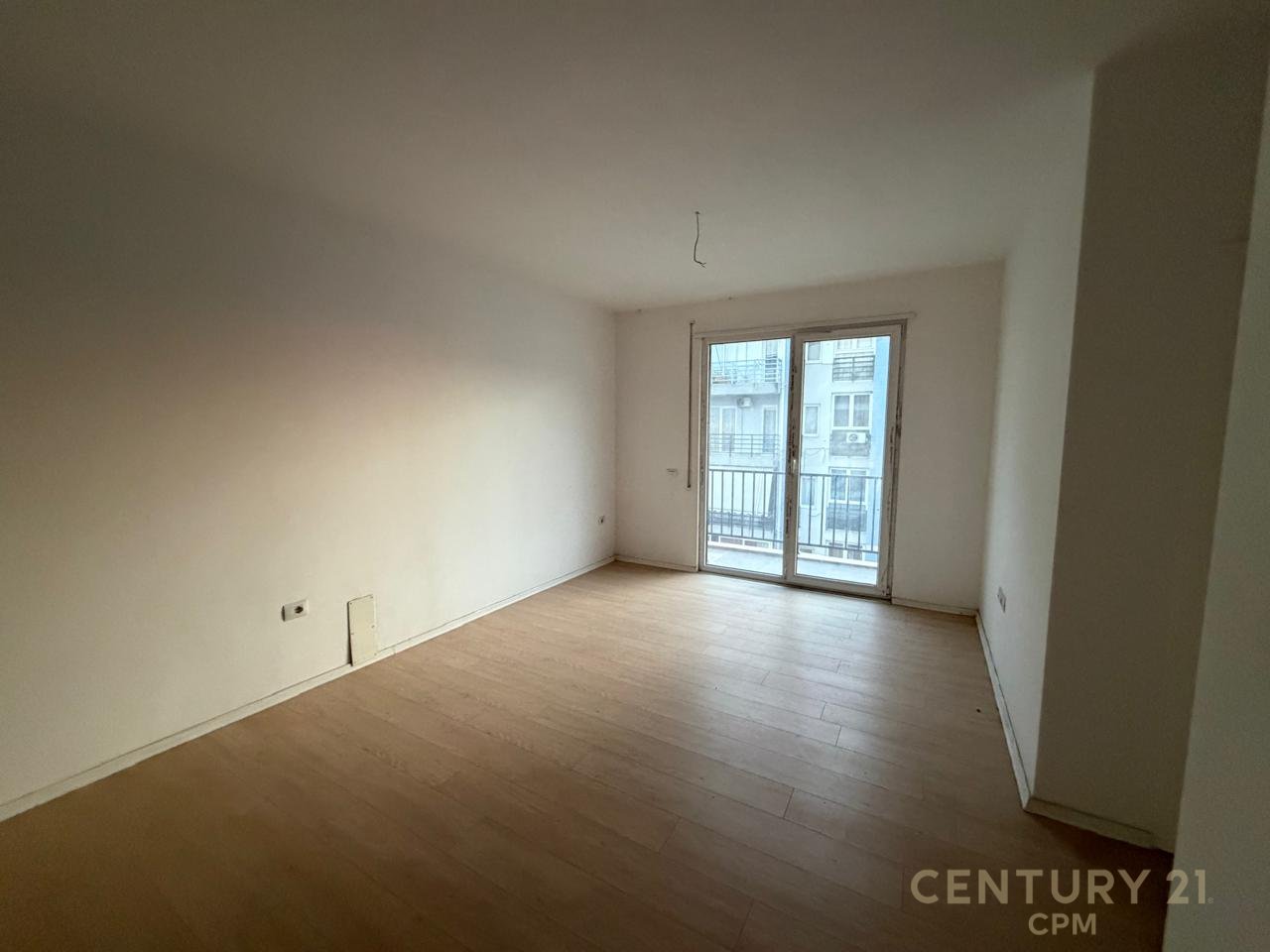 Apartament 2+1+ Post Parkimi Për Shitje në Rrugën e Kavajës