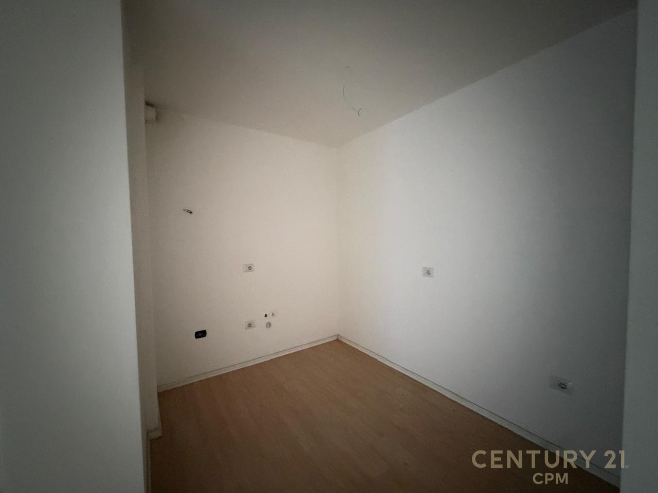 Apartament 2+1+ Post Parkimi Për Shitje në Rrugën e Kavajës