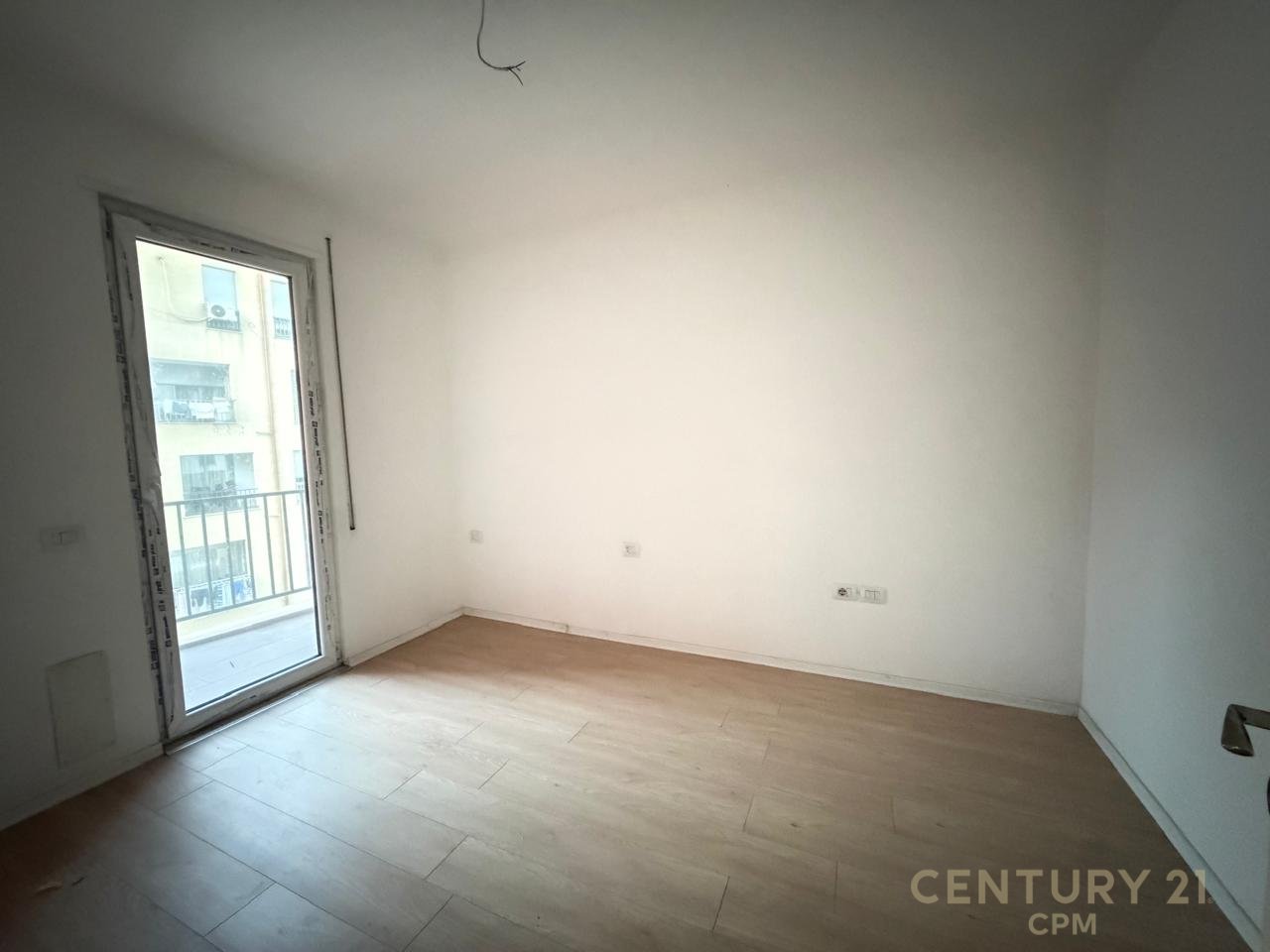 Apartament 2+1+ Post Parkimi Për Shitje në Rrugën e Kavajës