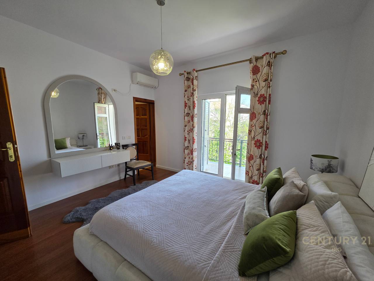 Vila Me Qira në Liqeni i Thatë!