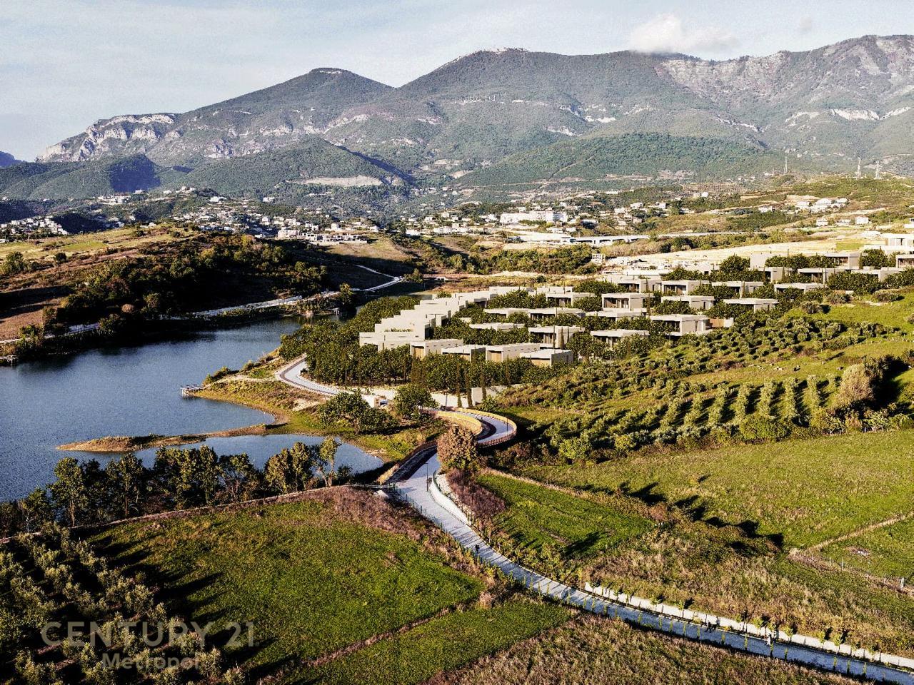 Apartment 2+1+2 with Lake View, Lake Front, Farke!