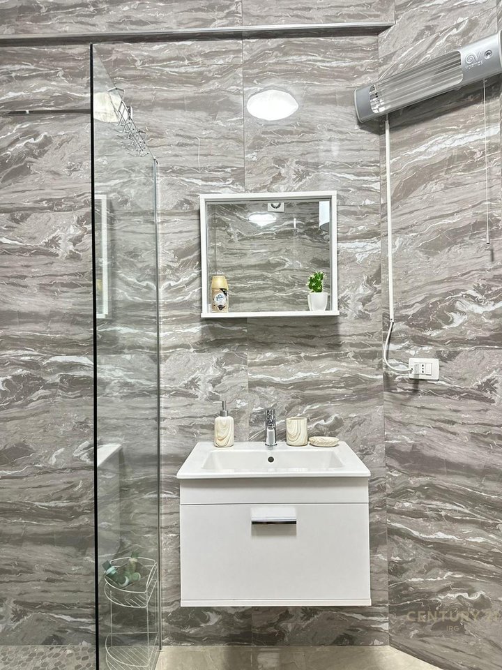 Qender, Apartament 1+1+Kuzhine te Vecuar!