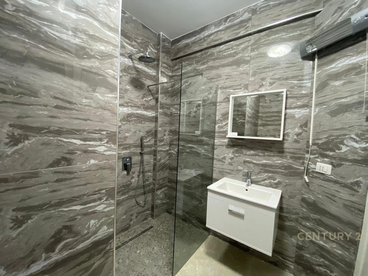 Qender, Apartament 1+1+Kuzhine te Vecuar!