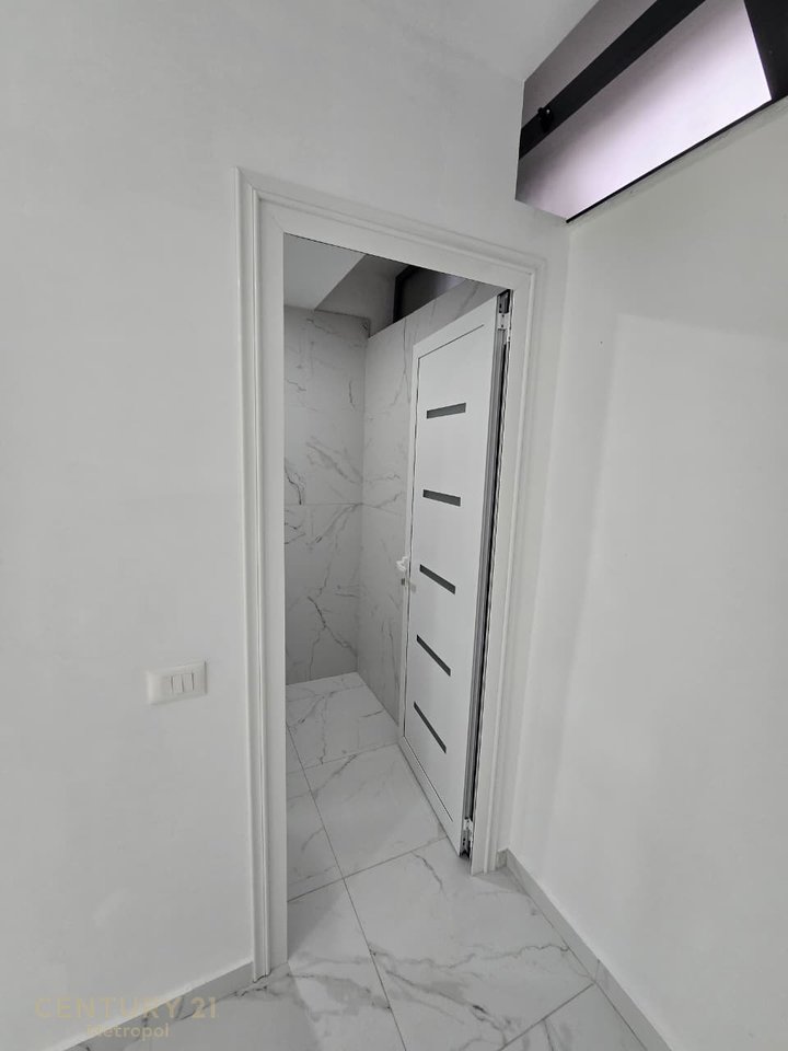 Business premises for sale in the Vasil Shanto area near the Square