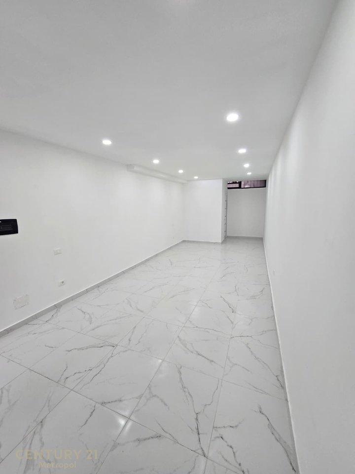 Business premises for sale in the Vasil Shanto area near the Square