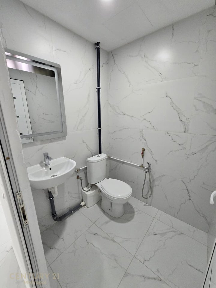 Business premises for sale in the Vasil Shanto area near the Square