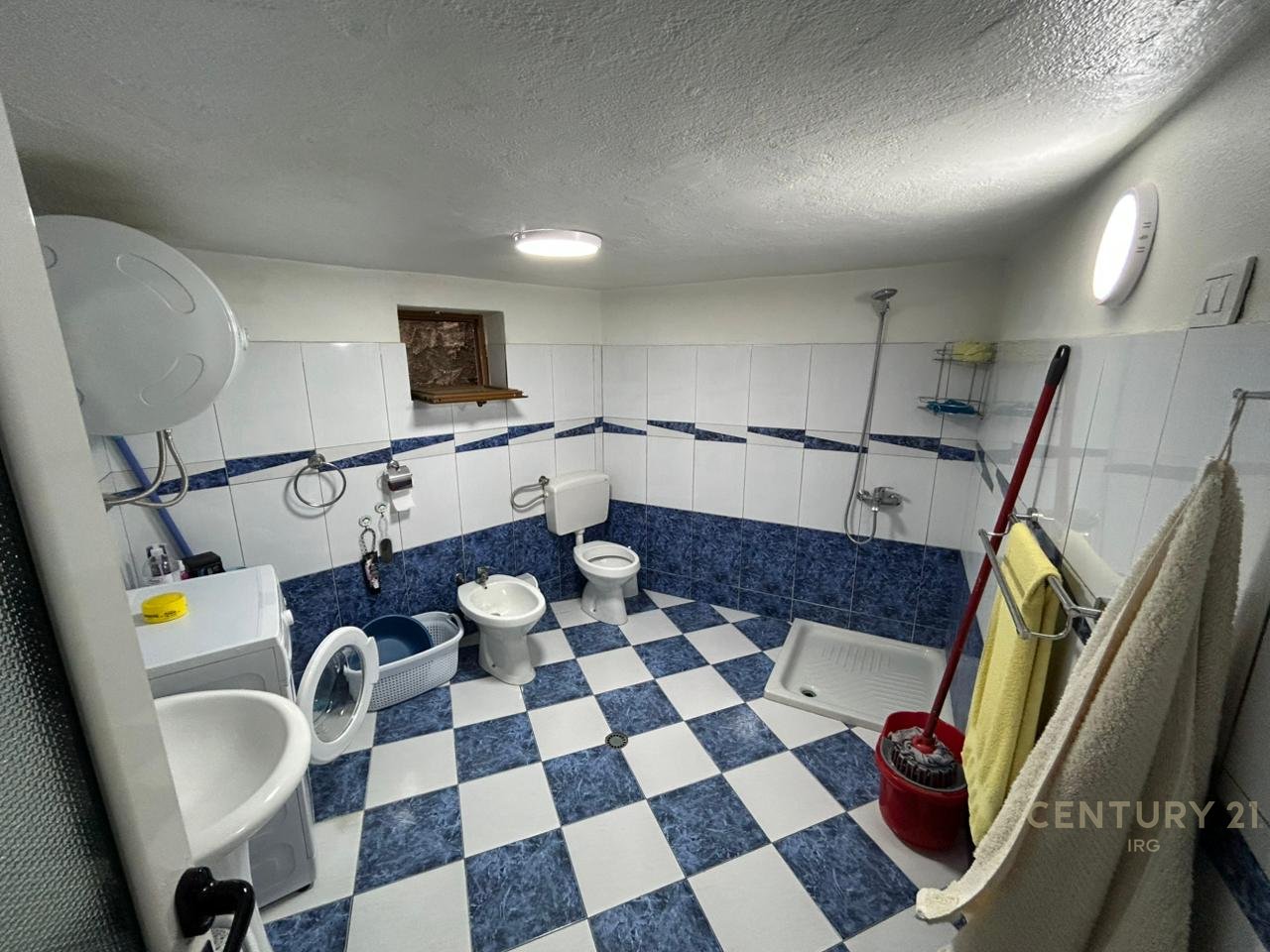 VILE ME QERA NE SAUK.