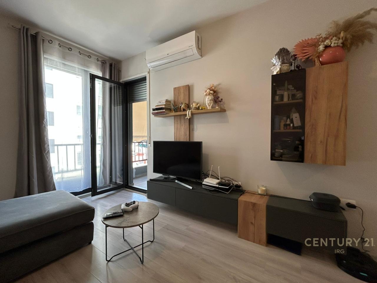 APARTMENT 1+1 WITH PARKING SPACE.