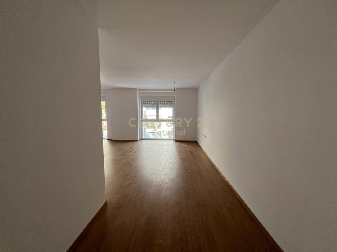 Ambient For Rent Zyra 2+1+2 On Elbasan Street, Tirana