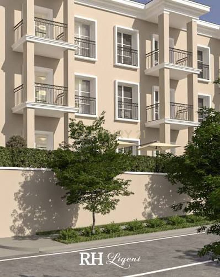 Shitet apartament 2+1+2 m verande tek Rolling Hills Liqeni