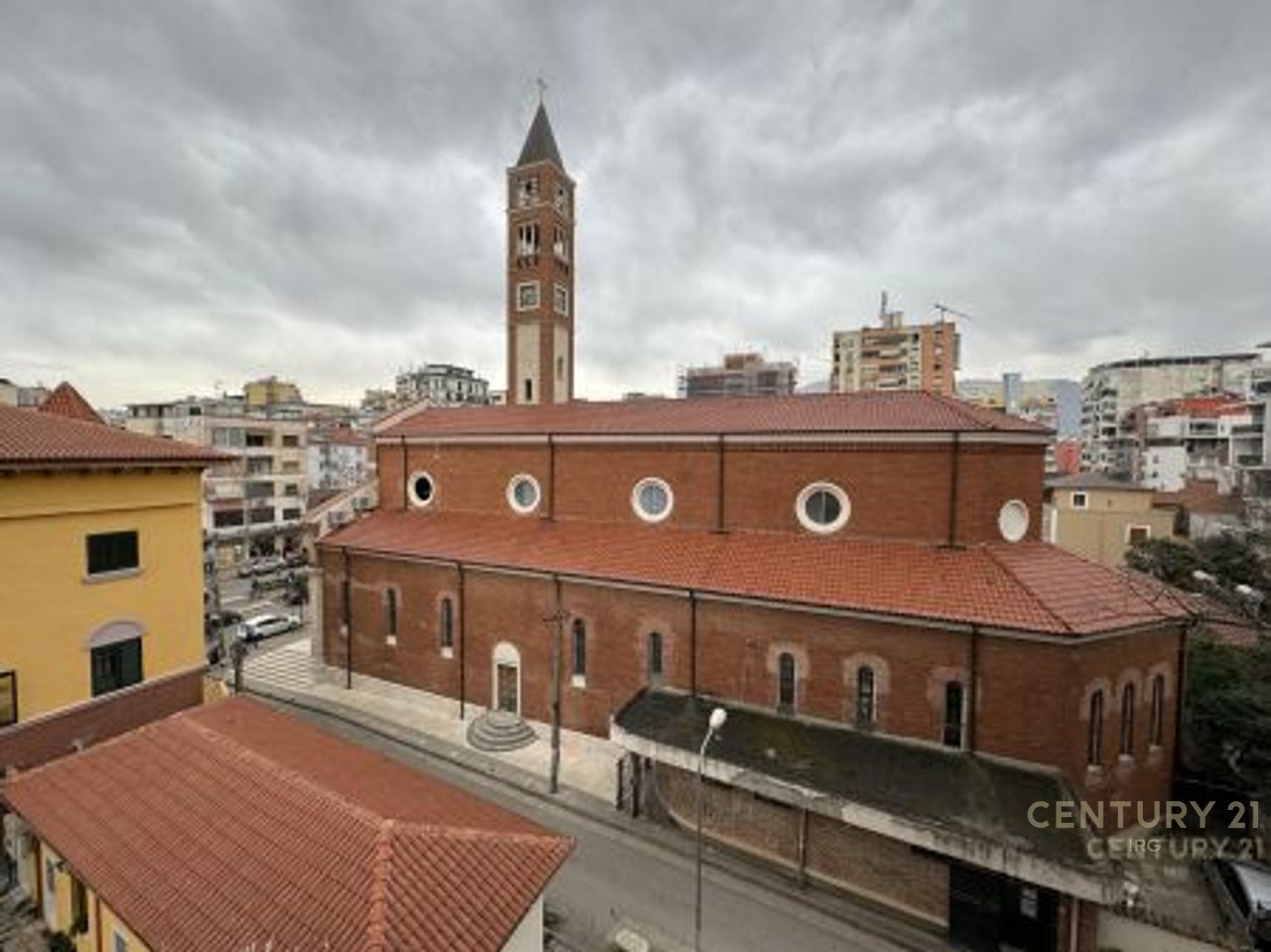 SHITET APARTAMENT 1+1 TEK KISHA KATOLIKE, RRUGA E KAVAJES | 23,500,000 ALL