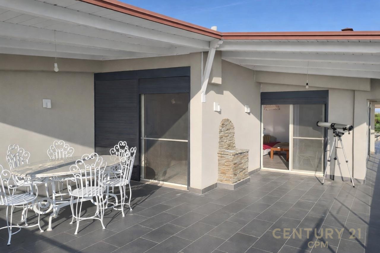 SUPER APARTMENT 2+1+2 FOR SALE IN GOLEM, FULLY INVESTED TO THE DETAIL WITH A LARGE VERANDA AND SEA VIEW